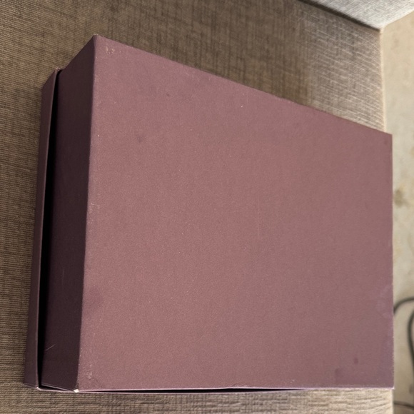 LUVME 18” dark brown wig with original box and accessories - Picture 4 of 16